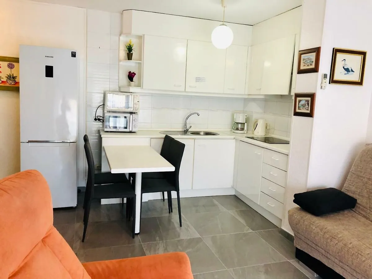Roc Mar 6 1B - Apartamento Cerca Del Centro Y De La Playa - Terraza Con Pequenas Vistas Al Puerto Roses